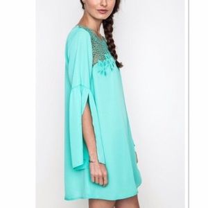 NEW KORI America Lightweight Green Mint Dress Slit Sleeves Embroidered Neckline